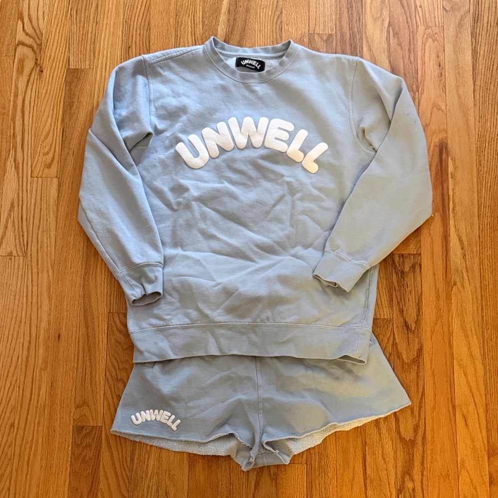 Unwell shorts and sweatshirt set